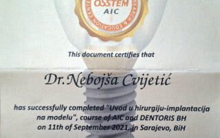Zubar dr Cvijetić Impladent - Certifikat o uspješno završenoj edukaciji ''Uvod u hirurgiju - implantacija na modelu''
